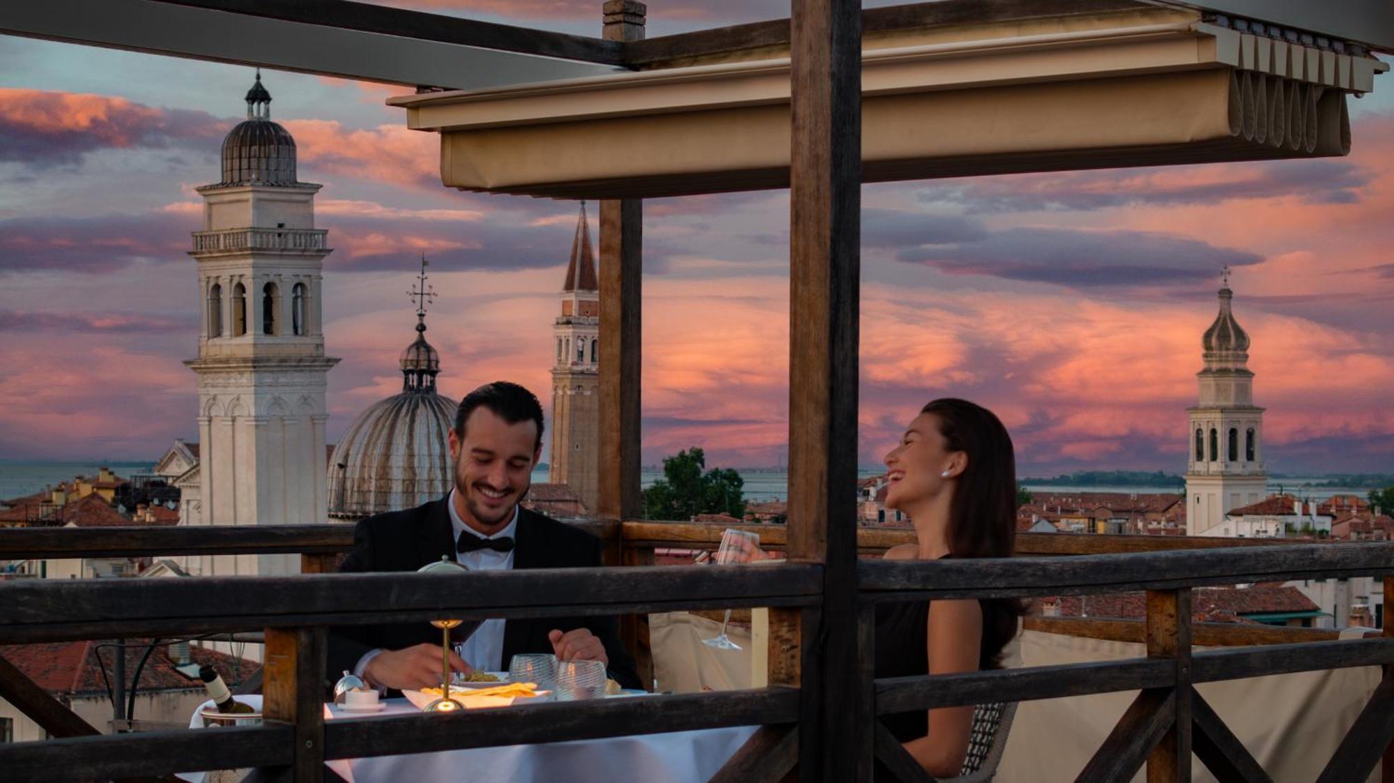Londra Palace Venezia Екстериор снимка