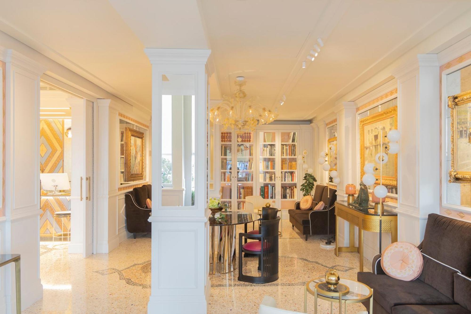 Londra Palace Venezia Екстериор снимка