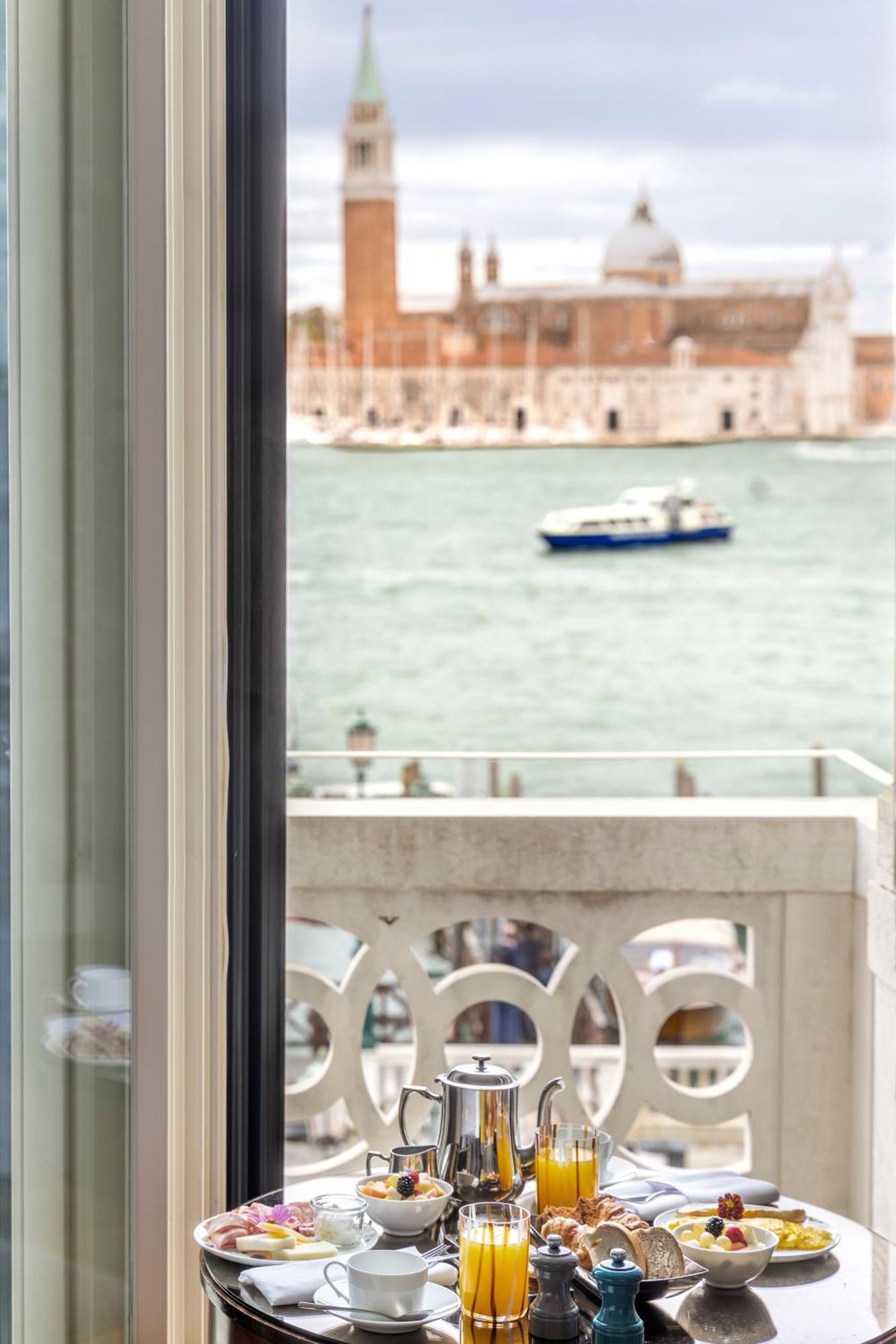 Londra Palace Venezia Екстериор снимка