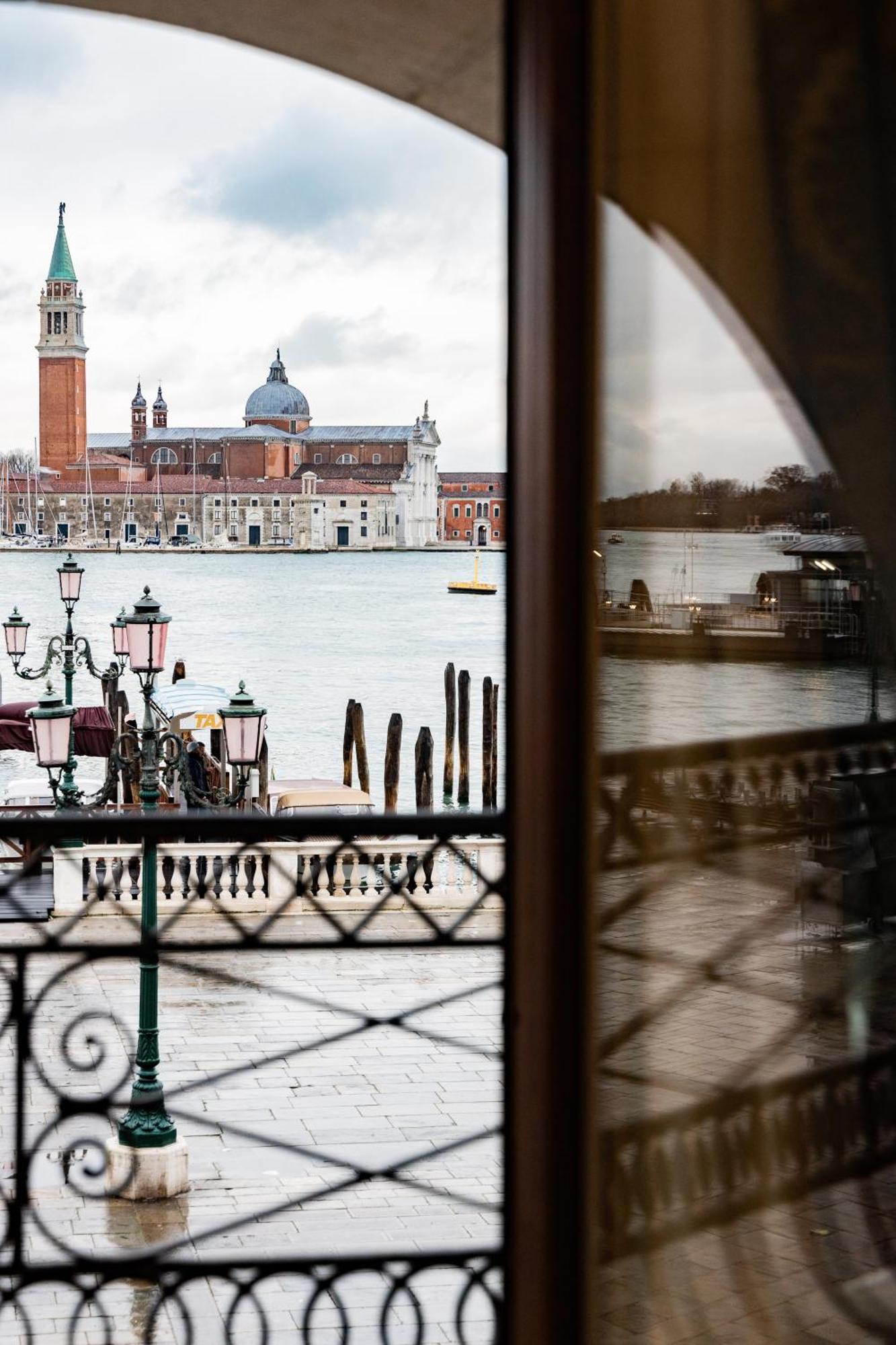 Londra Palace Venezia Екстериор снимка
